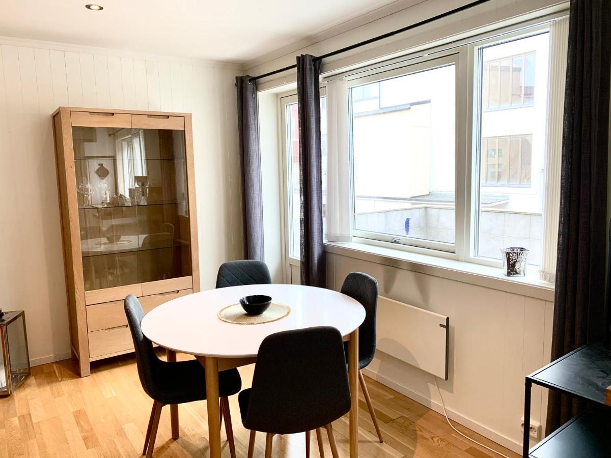 Fin Leilighet, Midt I Hjertet Av Kristiansund. Lägenhet Exteriör bild